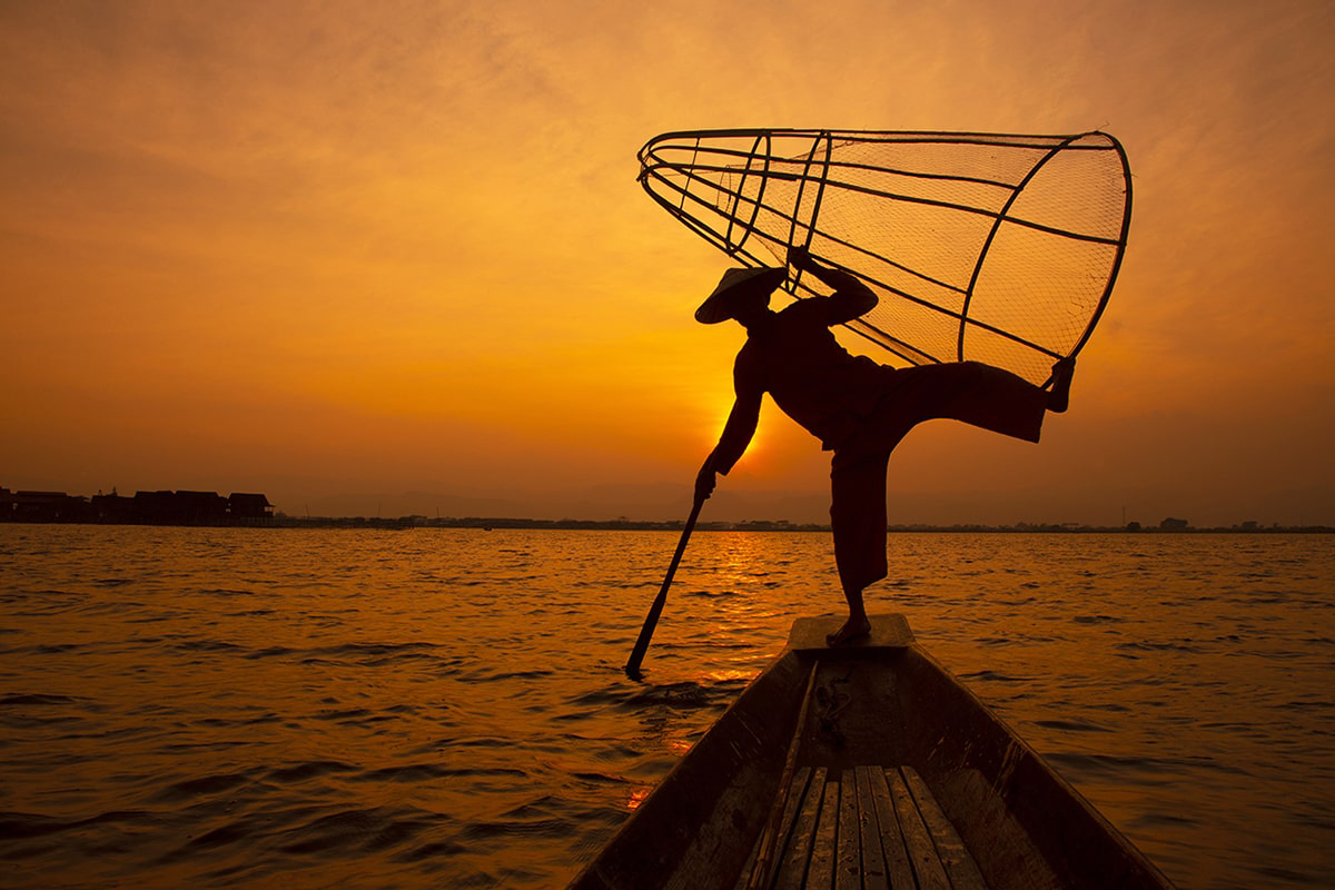 Leg-Rowing Fishermen